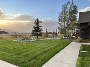 Outdoor dining - Wild Mustang Ranch  (Victor)