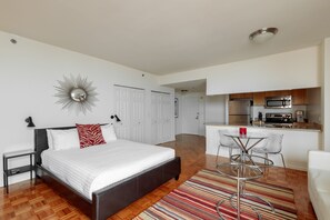 Iron/ironing board, free WiFi, bed sheets