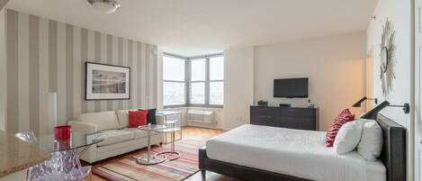 Iron/ironing board, free WiFi, bed sheets