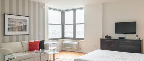 Iron/ironing board, free WiFi, bed sheets