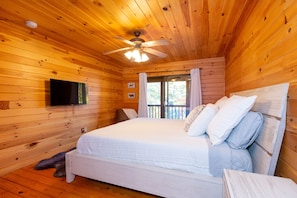 3 bedrooms, travel cot, WiFi