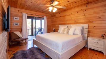 3 bedrooms, travel crib, WiFi