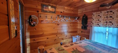 Wolfe's Den: Lakefront 3-bedroom Cabin On Wakemup Narrows Lake Vermilion MN