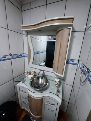 Dusche, Seife, Toilettenpapier