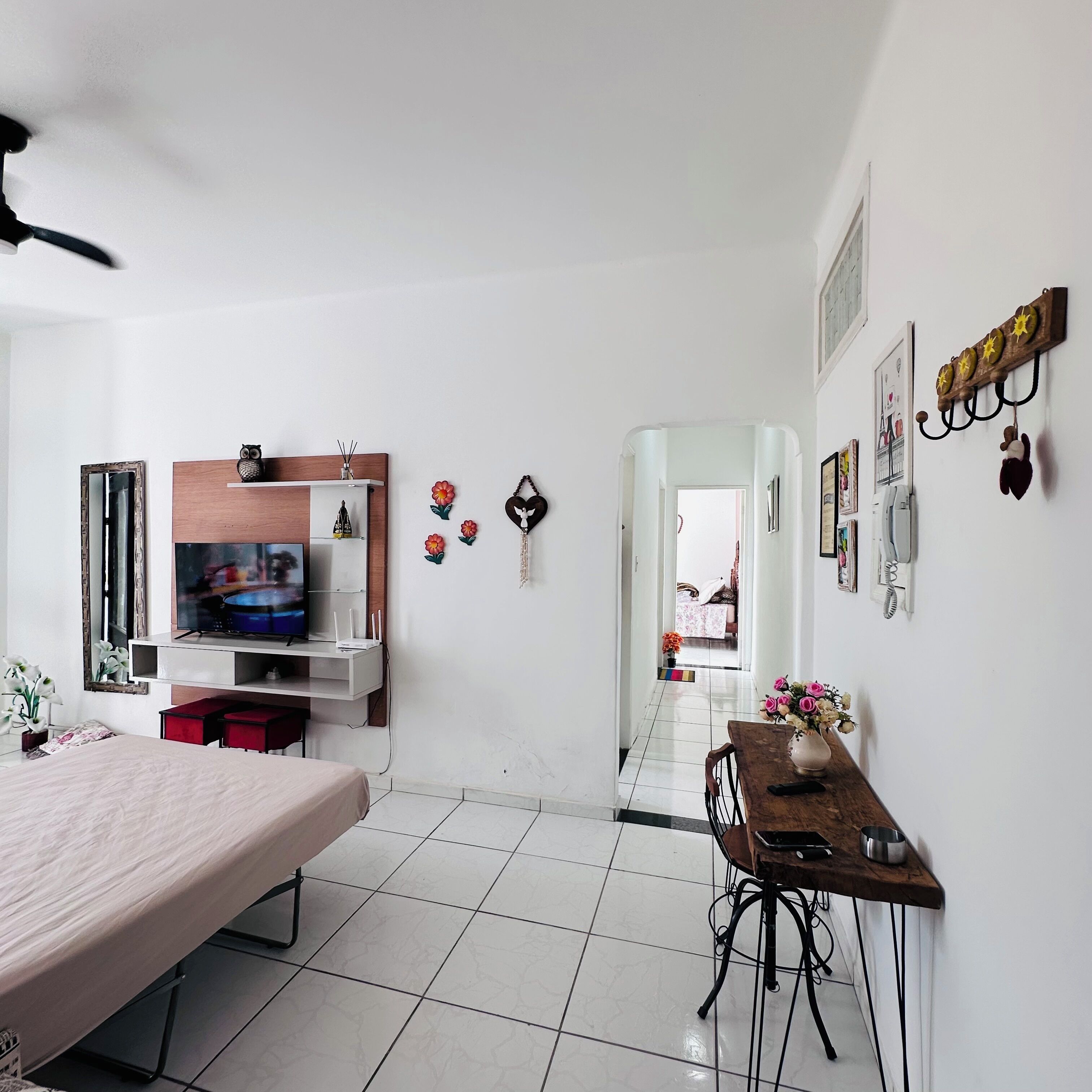 Iron/ironing board, WiFi, bed sheets
