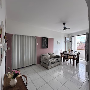 Living area - Apartment in the heart's corner of the historic center (aparecida sp)