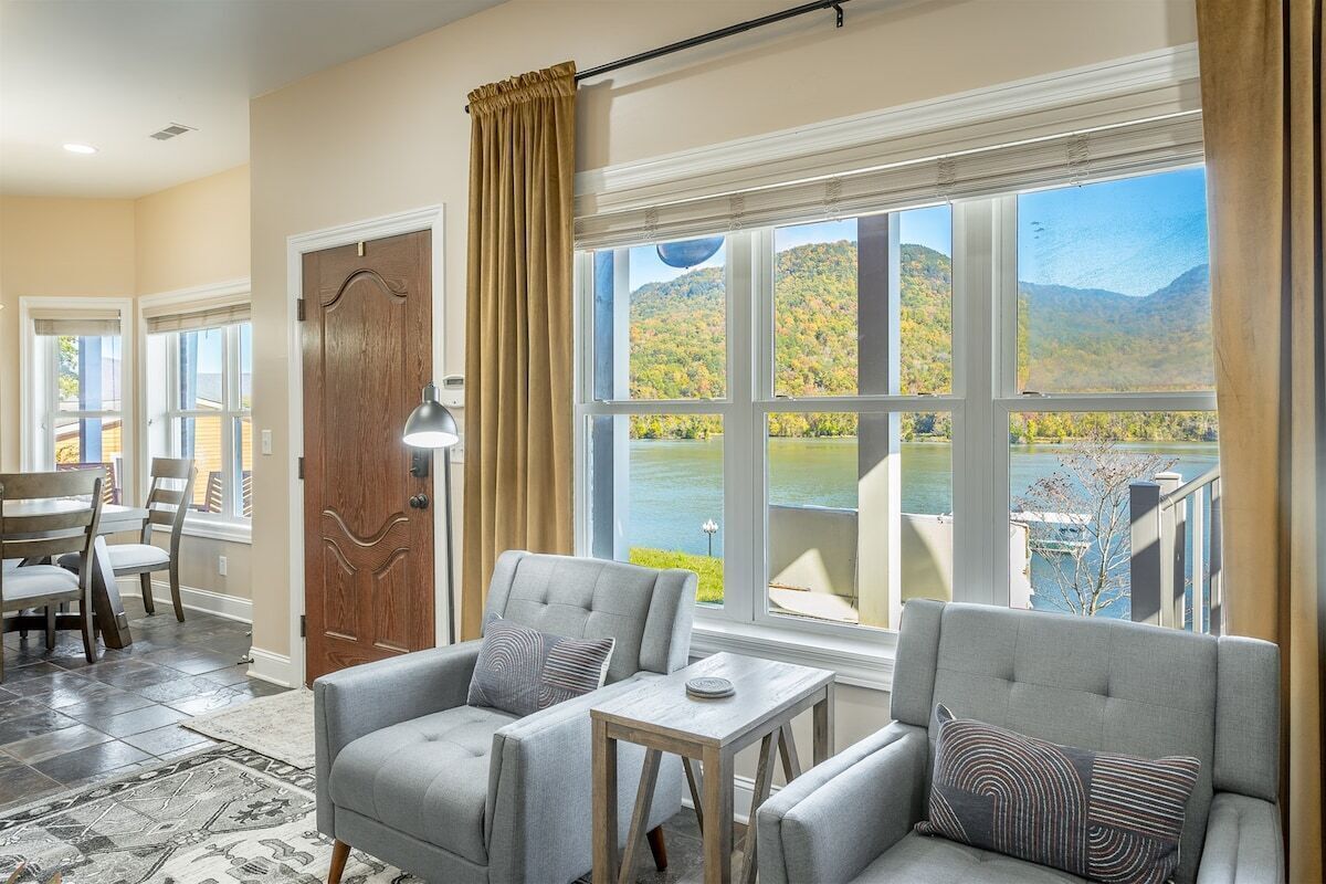 Smart TV, fireplace, ping pong, offices