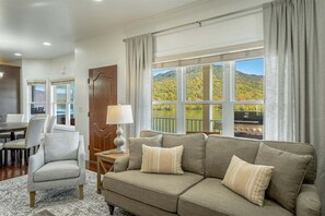 Smart TV, fireplace, ping pong, offices