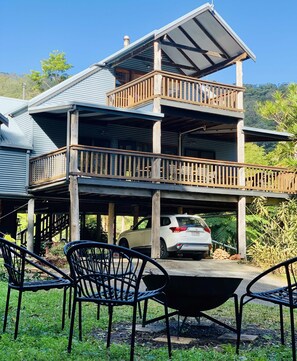 Outdoor dining - Stunning views and total privacy. Summer pool and winter fire. (Uki)