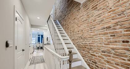 BALTIMORE ROWHOUSE CLOSE TO WATER KING BED PARKING