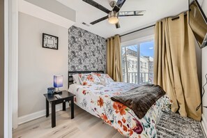 3 slaapkamers, een strijkplank/strijkijzer, gratis wifi, beddengoed