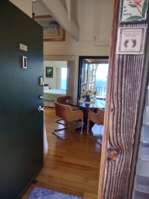 2 室のベッドルーム、アイロン / アイロン台、WiFi (無料)、ベッドシーツ