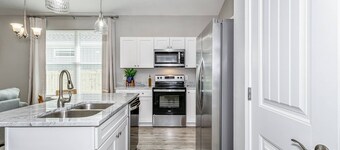 New Build w/4 Beach Cruisers | Pet Friendly w/Fenced Yard & Fire Table |Playground |Minutes to Beach