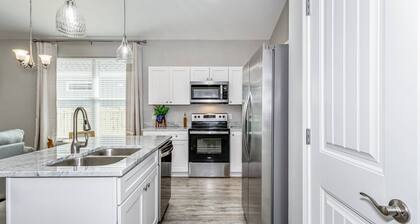 New Build w/4 Beach Cruisers | Pet Friendly w/Fenced Yard & Fire Table |Playground |Minutes to Beach