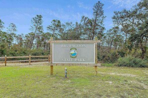 Luokittelematon kuva, 4 kautta 49, painike