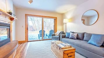 TV, fireplace, offices