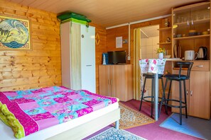 1 habitación, wifi y ropa de cama