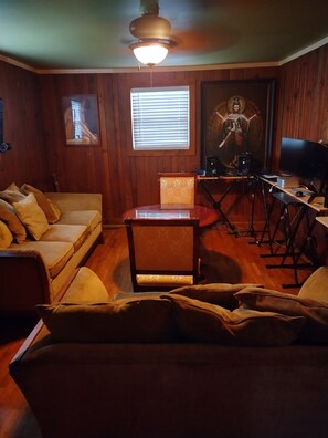 Comfort Room, 2 Bedrooms | Living area - Cook Road Farmhouse (Ronda)