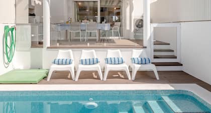 SeaScape Villa w/ pool and rooftop seaview jacuzzi