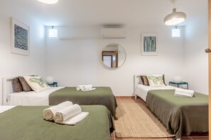 4 makuuhuonetta, silitysrauta/-lauta, Wi-Fi, vuodevaatteet