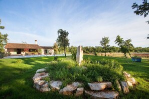 Exterior - Country house with pool in fantastic location (Bale)