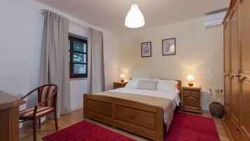 3 chambres, fer et planche Ă repasser, Wi-Fi, draps fournis