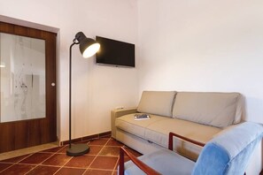 TV, fireplace, foosball - Country house with pool in fantastic location (Bale)