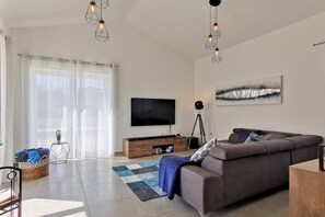 Téléviseur, foyer, jeux vidéo