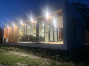 Exterior - Ironbark Luxury Retreat at Softfoot Alpaca Farm in Victor Harbor (Hindmarsh Valley)