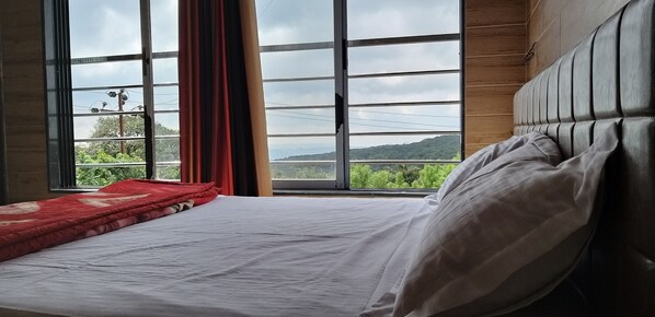 2 bedrooms, WiFi - Apartment 2BHK with mountain and valley view near to market with birds sounds. (Mahabaleshwar)