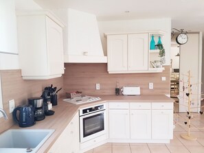 Refrigerador, microondas y lavavajillas 