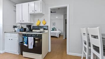 Fridge, stovetop, coffee/tea maker, toaster