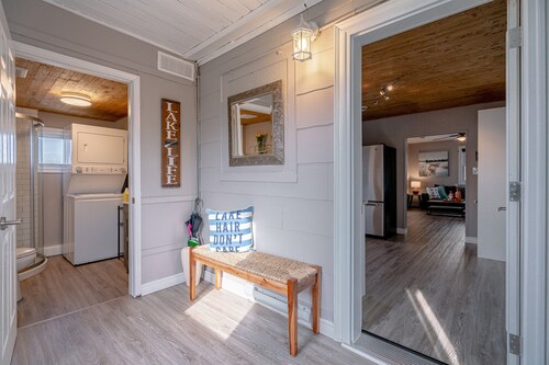 Erie Shores Lakehouse! · Sunsets & Hot Tub