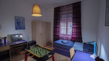 2 Schlafzimmer, BĂŒgeleisen/BĂŒgelbrett, WLAN, BettwĂ€sche