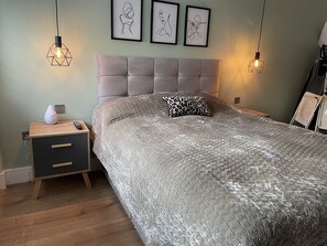 2 bedrooms, iron/ironing board, free WiFi, bed sheets - Central location 2 bedrooms/5 minutes walking to Tower Bridge/Shad Thames (London)