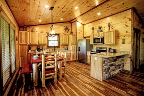 Fridge, microwave, oven, stovetop - Beautiful Mountain and Hillside Views from both directions. (Sevierville)