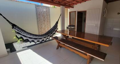 Guriri 3 Bedroom, 2 car garage,Beach House, great location, 2 min to the beach
