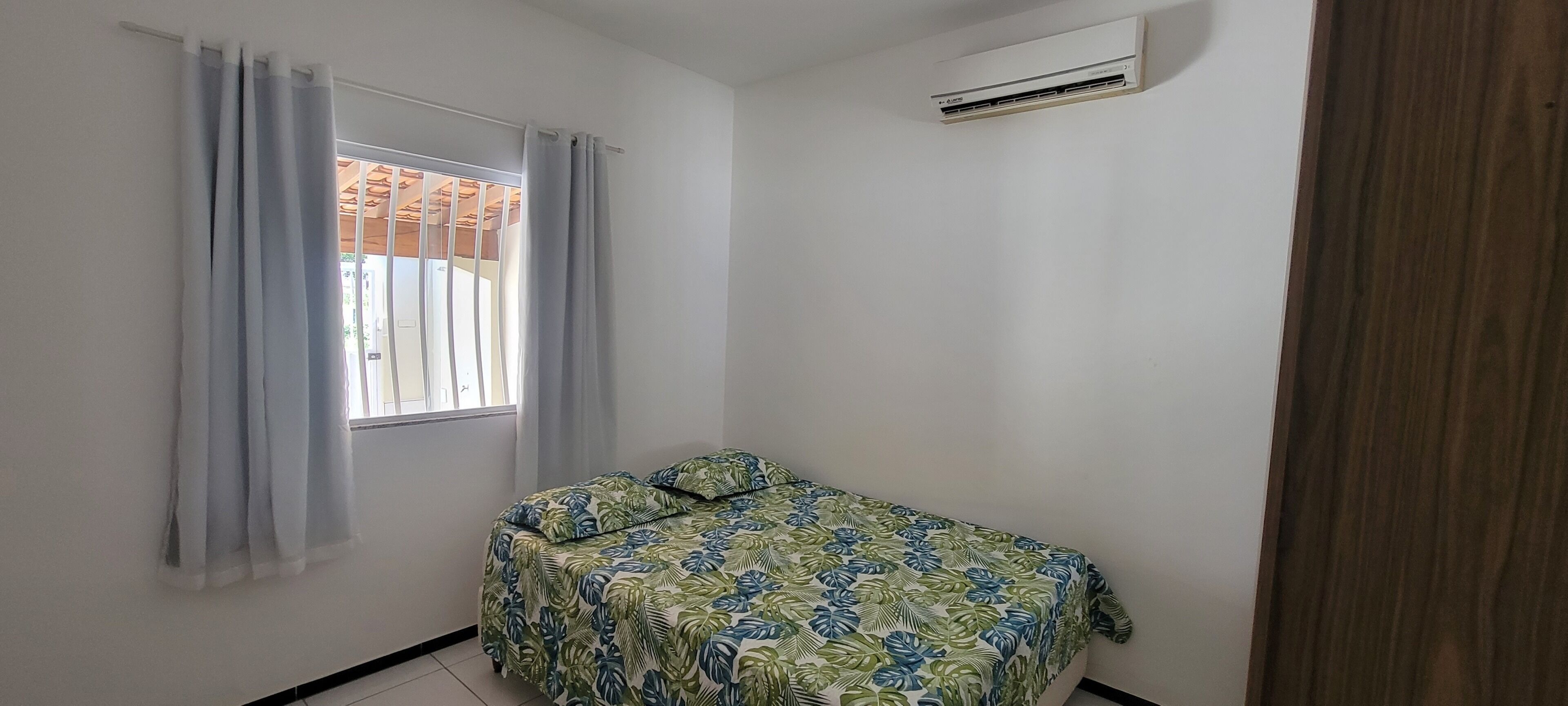 3 habitaciones, escritorio, tabla de planchar con plancha y wifi gratis 