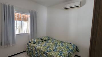 3 habitaciones, escritorio, tabla de planchar con plancha y wifi gratis