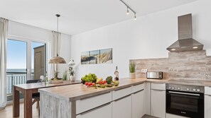 Køleskab, mikrobølgeovn, ovn, kogeplade