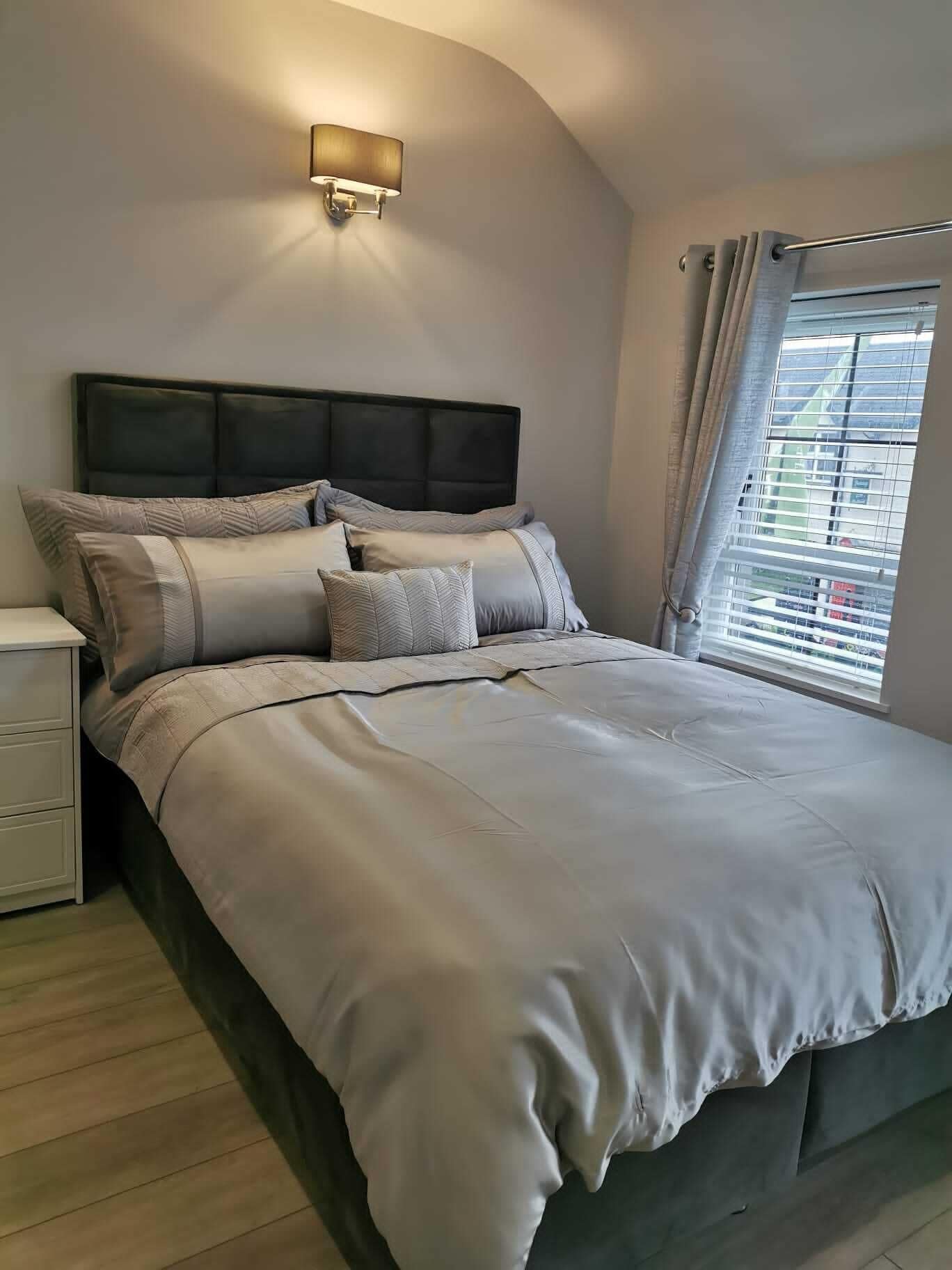 Apartamento | 3 dormitorios, tabla de planchar con plancha, wifi gratis y ropa de cama
