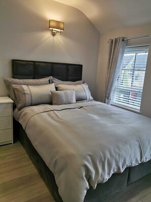 Appartement | 3 slaapkamers, een strijkplank/strijkijzer, gratis wifi, beddengoed