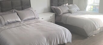Modern 3-bed Apartment in Magherafelt Sleeps 8