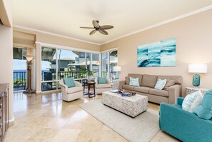 Vila, 1 quarto | Área de estar | Smart TV