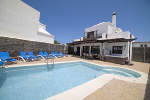Piscine extérieure, piscine chauffée