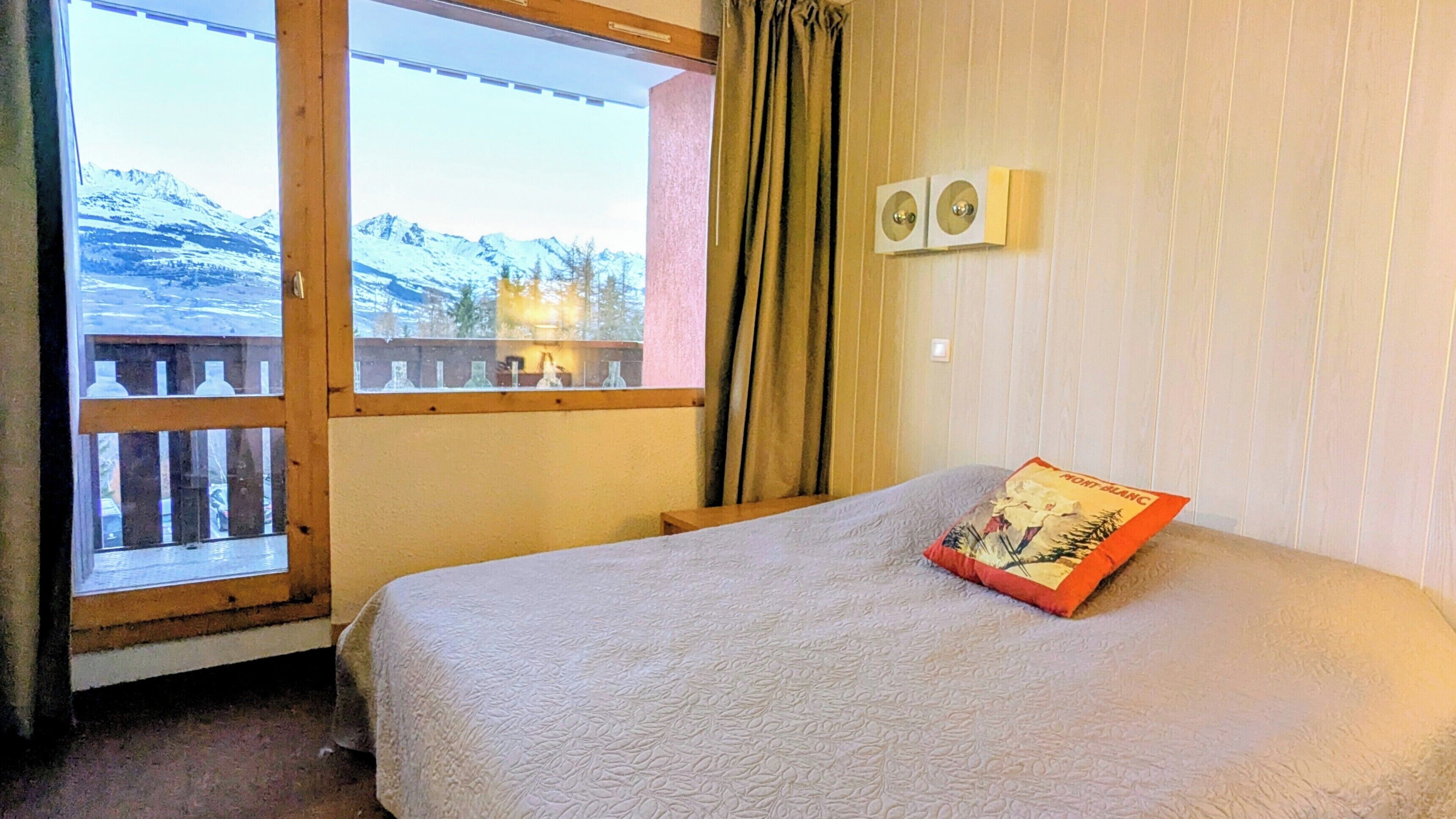 2 chambres, fer et planche à repasser, accès Internet, draps fournis