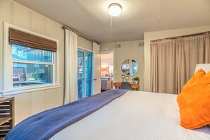 3 bedrooms, desk, iron/ironing board, free WiFi