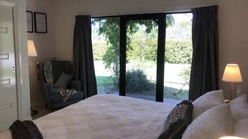 7 slaapkamers, een strijkplank/strijkijzer, reisbedje, gratis wifi