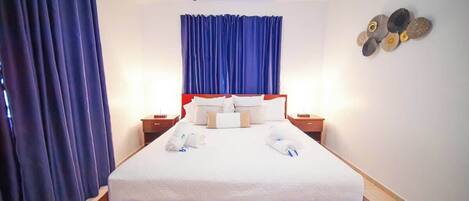 7 habitaciones, tabla de planchar con plancha, wifi y ropa de cama