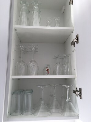 Kühlschrank, Herdplatte, Geschirrspüler